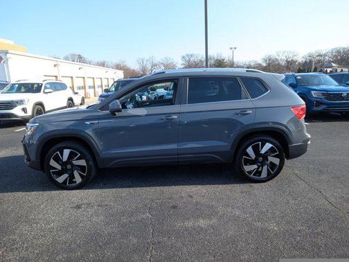 2024 Volkswagen Taos 1.5T SEL
