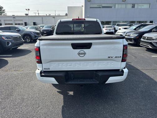 2024 Nissan Frontier SV