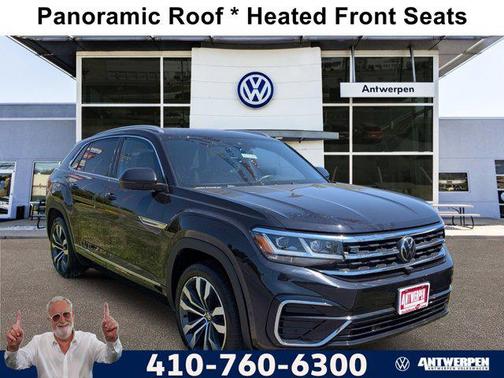 Deep Black Pearl 2023 Volkswagen Atlas Cross Sport 3.6L V6 SEL Premium R-Line