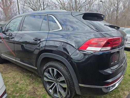 2023 Volkswagen Atlas Cross Sport 3.6L V6 SEL Premium R-Line