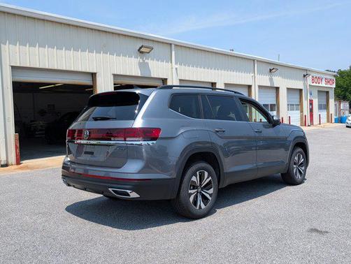 2025 Volkswagen Atlas 2.0T SE