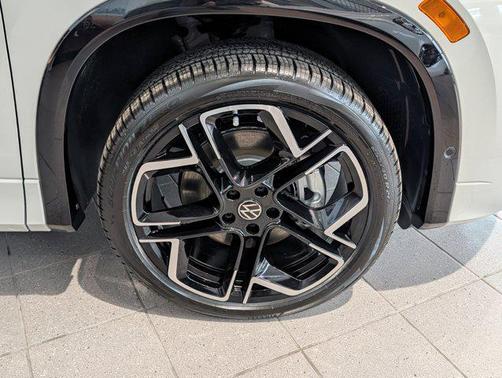 2026 Volkswagen Tiguan 2.0T SEL R-Line 4MOTION