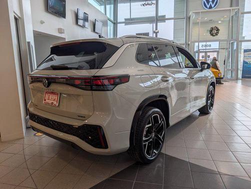 2026 Volkswagen Tiguan 2.0T SEL R-Line 4MOTION