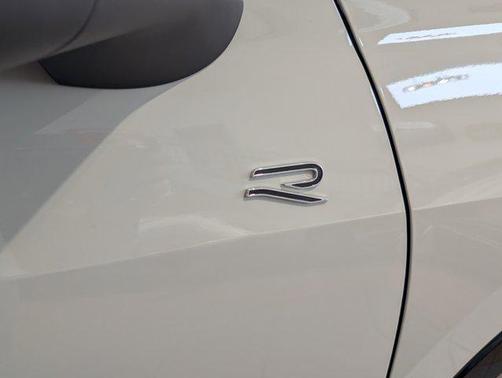 2026 Volkswagen Tiguan 2.0T SEL R-Line 4MOTION