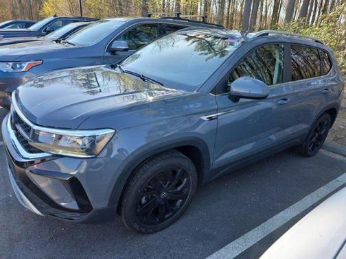 Pure Gray 2023 Volkswagen Taos 1.5T SE