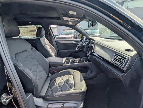 2026 Volkswagen Atlas Cross Sport 2.0T SE w/Technology 4MOTION