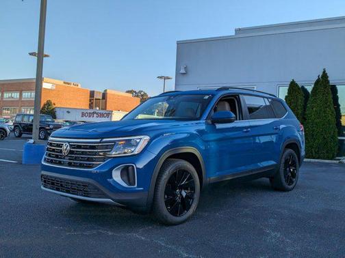 2025 Volkswagen Atlas 2.0T SE w/Technology 4MOTION