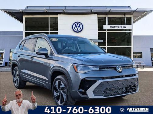 Platinum Gray Metallic 2026 Volkswagen Taos SE