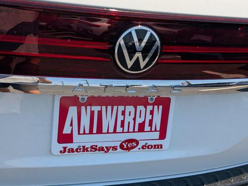 Opal White Pearl 2026 Volkswagen Atlas 2.0T SE w/Technology 4MOTION