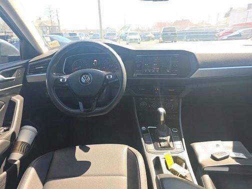 Platinum Gray Metallic 2021 Volkswagen Jetta 1.4T SE