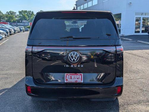 Deep Black Pearl 2025 Volkswagen ID. Buzz Pro S