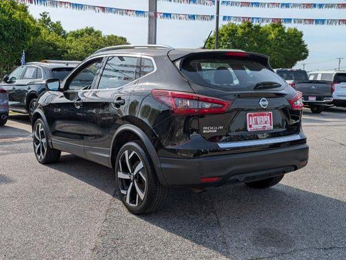 2022 Nissan Rogue Sport SL