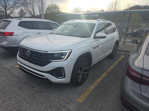 Opal White 2026 Volkswagen Atlas 2.0T SEL Premium R-Line 4MOTION