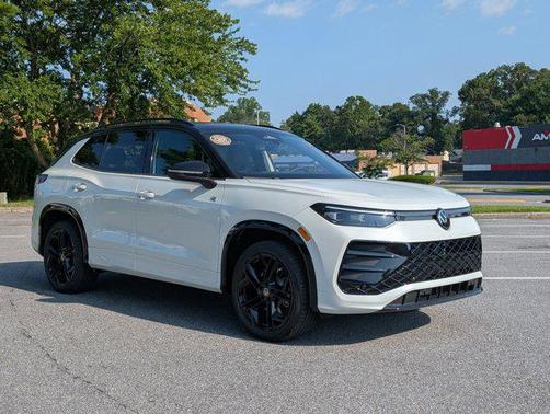 2025 Volkswagen Tiguan 2.0T SE R-Line Black 4MOTION