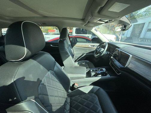 2025 Volkswagen Atlas 2.0T SEL Premium R-Line 4MOTION