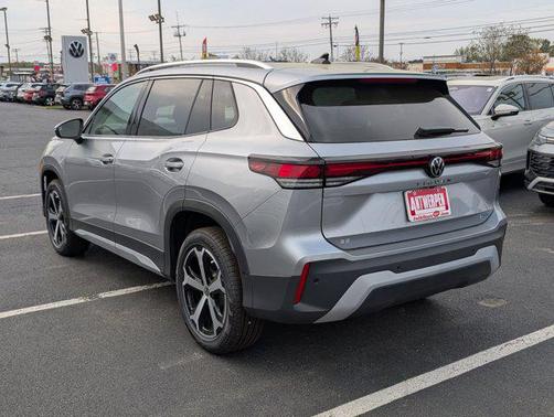 Pyrite Silver Metallic 2026 Volkswagen Tiguan 2.0T SE 4MOTION