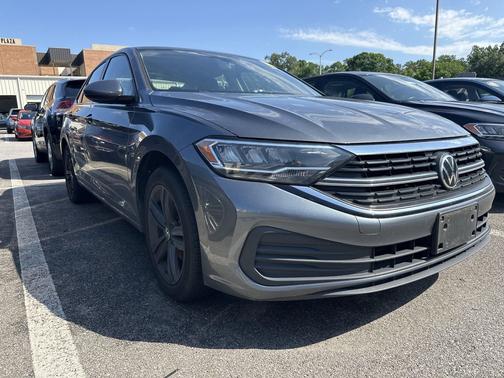 Platinum Gray Metallic 2023 Volkswagen Jetta 1.5T SE