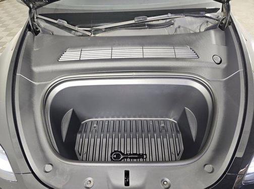 2025 Tesla Model Y Long Range Dual Motor All-Wheel Drive