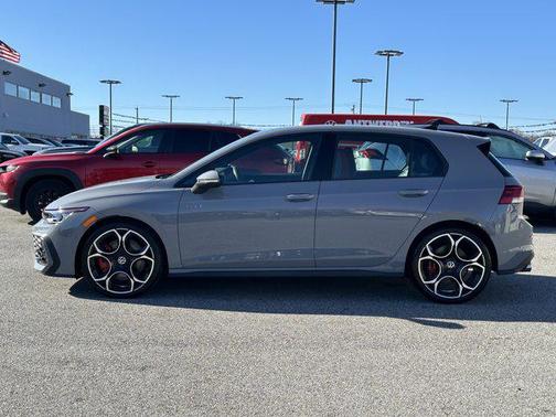 2025 Volkswagen Golf GTI 2.0T S DSG