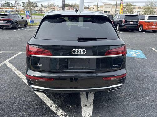 2022 Audi Q5 45 S line Premium