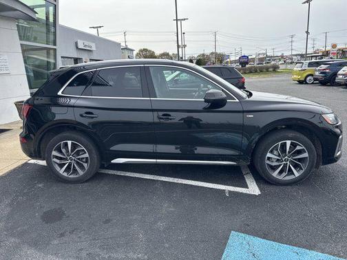 2022 Audi Q5 45 S line Premium