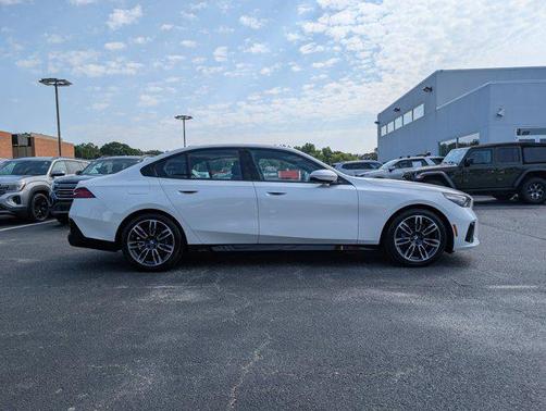 2025 BMW 530 i