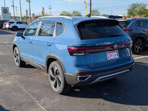 Monterey Blue Pearl 2026 Volkswagen Taos SE