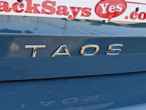 Monterey Blue Pearl 2026 Volkswagen Taos SE