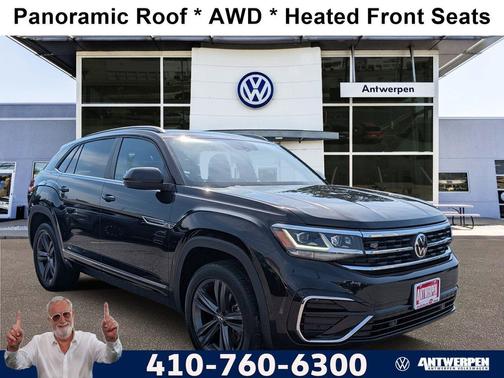 Deep Black 2021 Volkswagen Atlas Cross Sport 3.6L V6 SE w/Technology R-Line