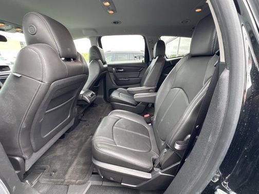 Mosaic Black Metallic 2017 Chevrolet Traverse 2LT