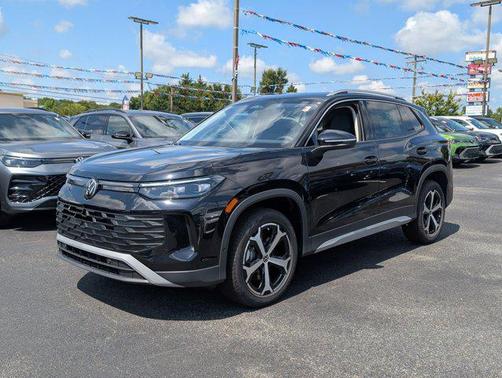 2025 Volkswagen Tiguan 2.0T SE