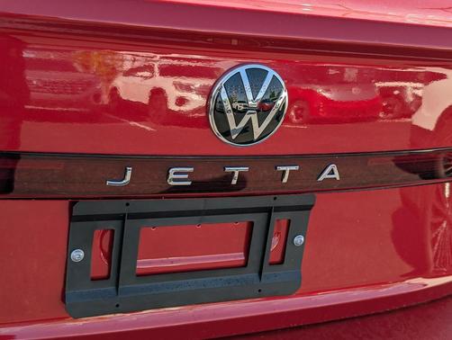 Kings Red Metallic 2026 Volkswagen Jetta 1.4T SE