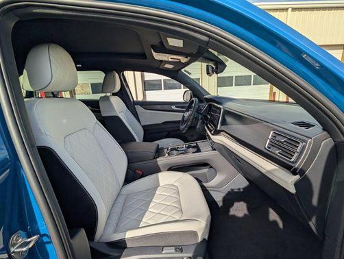 2026 Volkswagen Atlas Cross Sport 2.0T SEL Premium