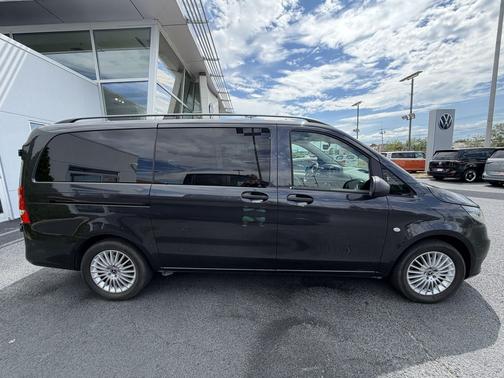 Graphite Grey Metallic 2023 Mercedes-Benz Metris Base
