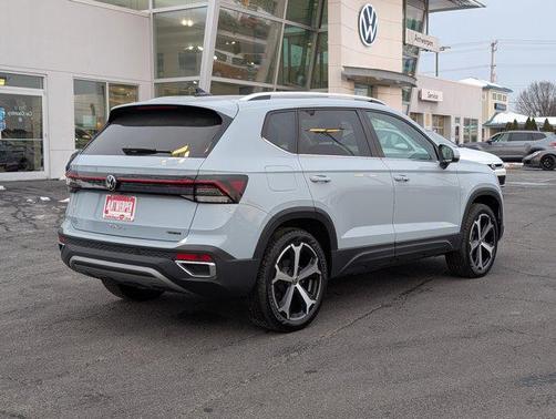 2025 Volkswagen Taos 1.5T SEL