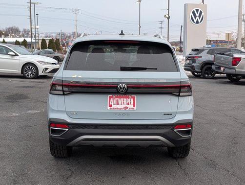 2025 Volkswagen Taos 1.5T SEL