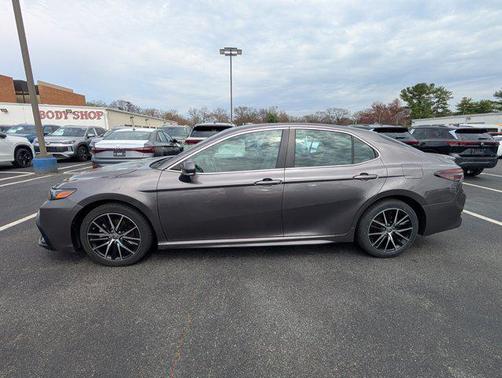 Predawn Gray Mica 2024 Toyota Camry SE