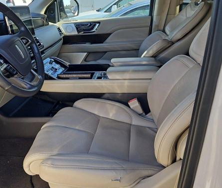 WHITE PLATINUM TRI-COAT MET 2019 Lincoln Navigator L Reserve