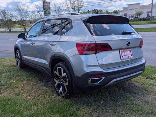Silver Metallic 2023 Volkswagen Taos 1.5T SEL