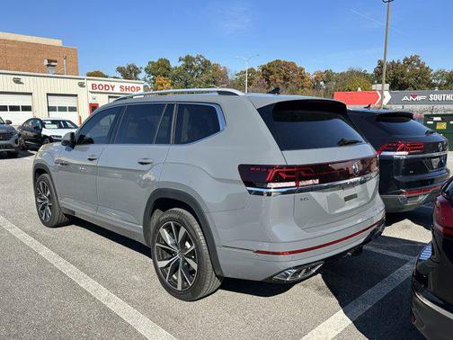 2025 Volkswagen Atlas 2.0T SEL Premium R-Line 4MOTION
