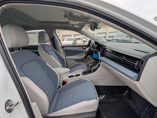 2025 Volkswagen Jetta 1.5T SE
