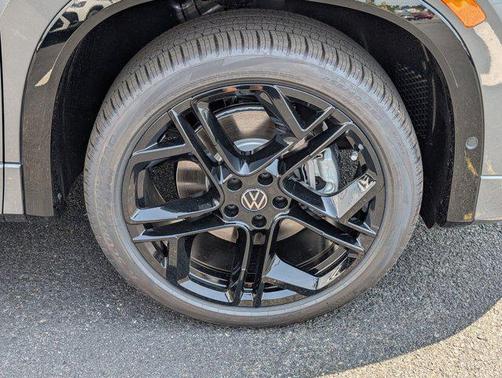 2025 Volkswagen Tiguan 2.0T SE R-Line Black
