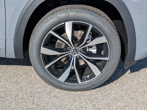 2026 Volkswagen Atlas 2.0T SEL Premium R-Line 4MOTION