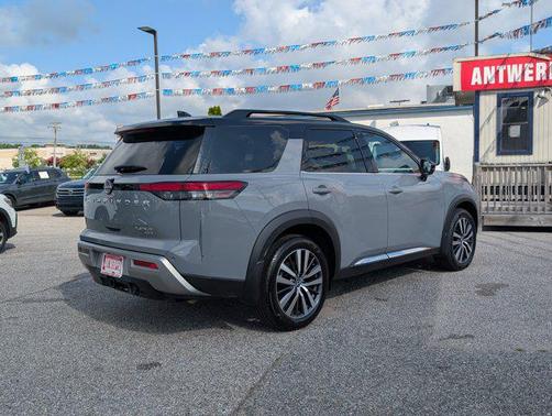 2022 Nissan Pathfinder Platinum 4WD