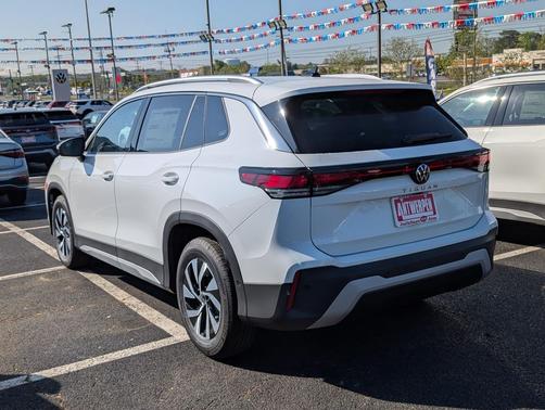 pure white 2026 Volkswagen Tiguan 2.0T S