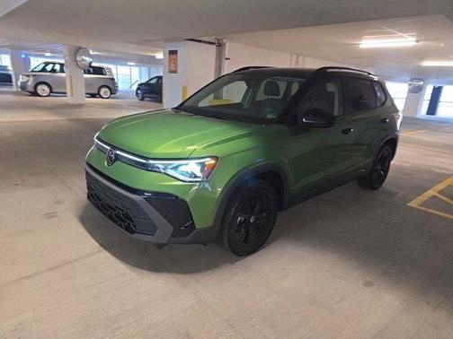 2025 Volkswagen Taos SE Black