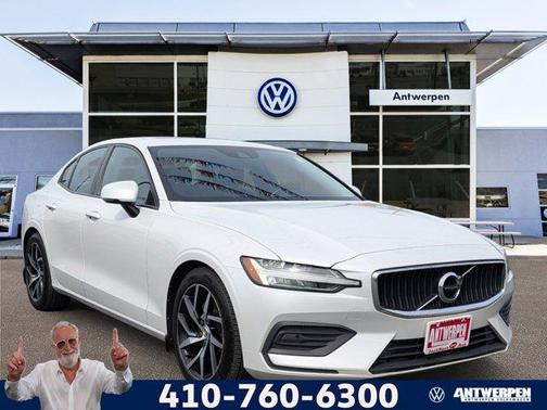 2020 Volvo S60 T6 Momentum