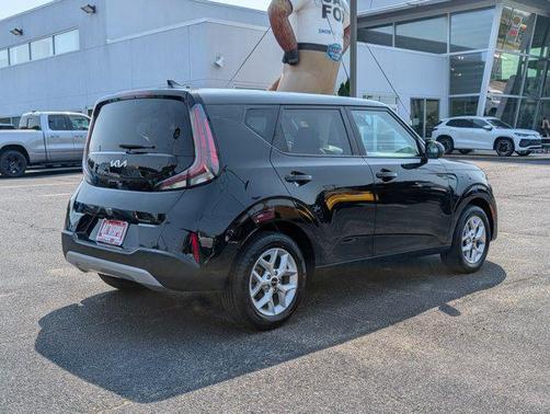 2024 Kia Soul LX