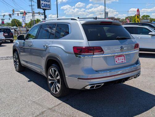 Silver Metallic 2023 Volkswagen Atlas 3.6L SEL Premium