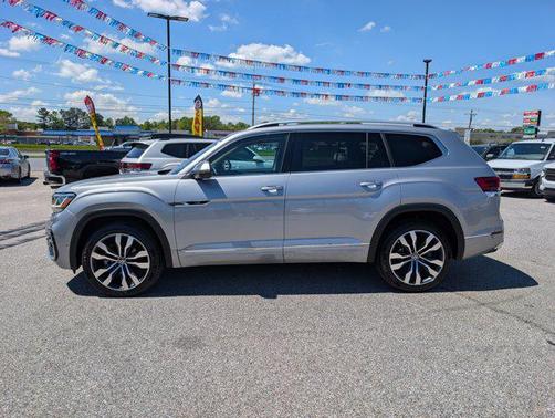 Silver Metallic 2023 Volkswagen Atlas 3.6L SEL Premium